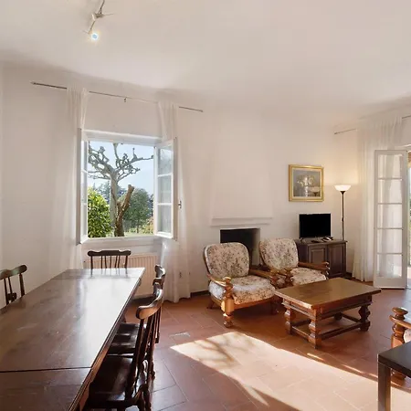 Topazio Apartmán Lierna